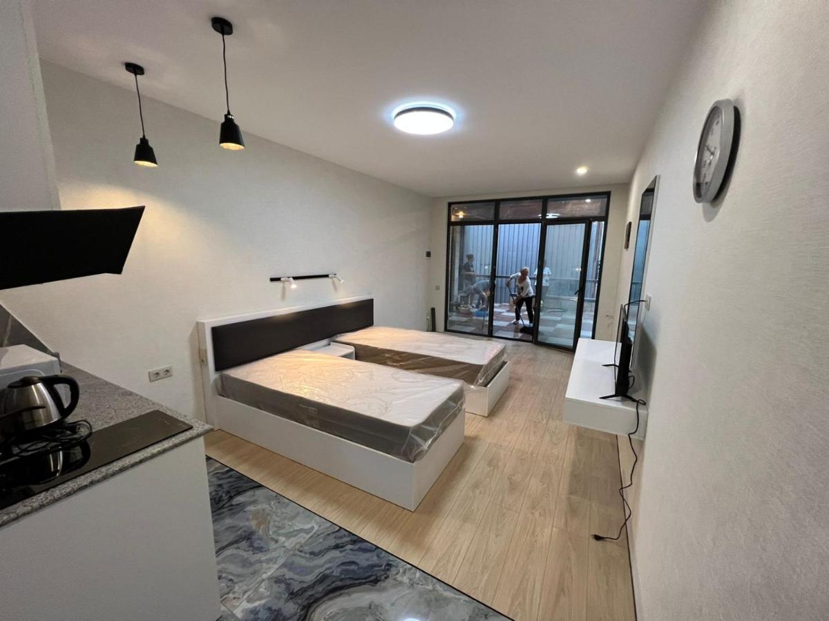 Batumi Hotel R&M Екстериор снимка