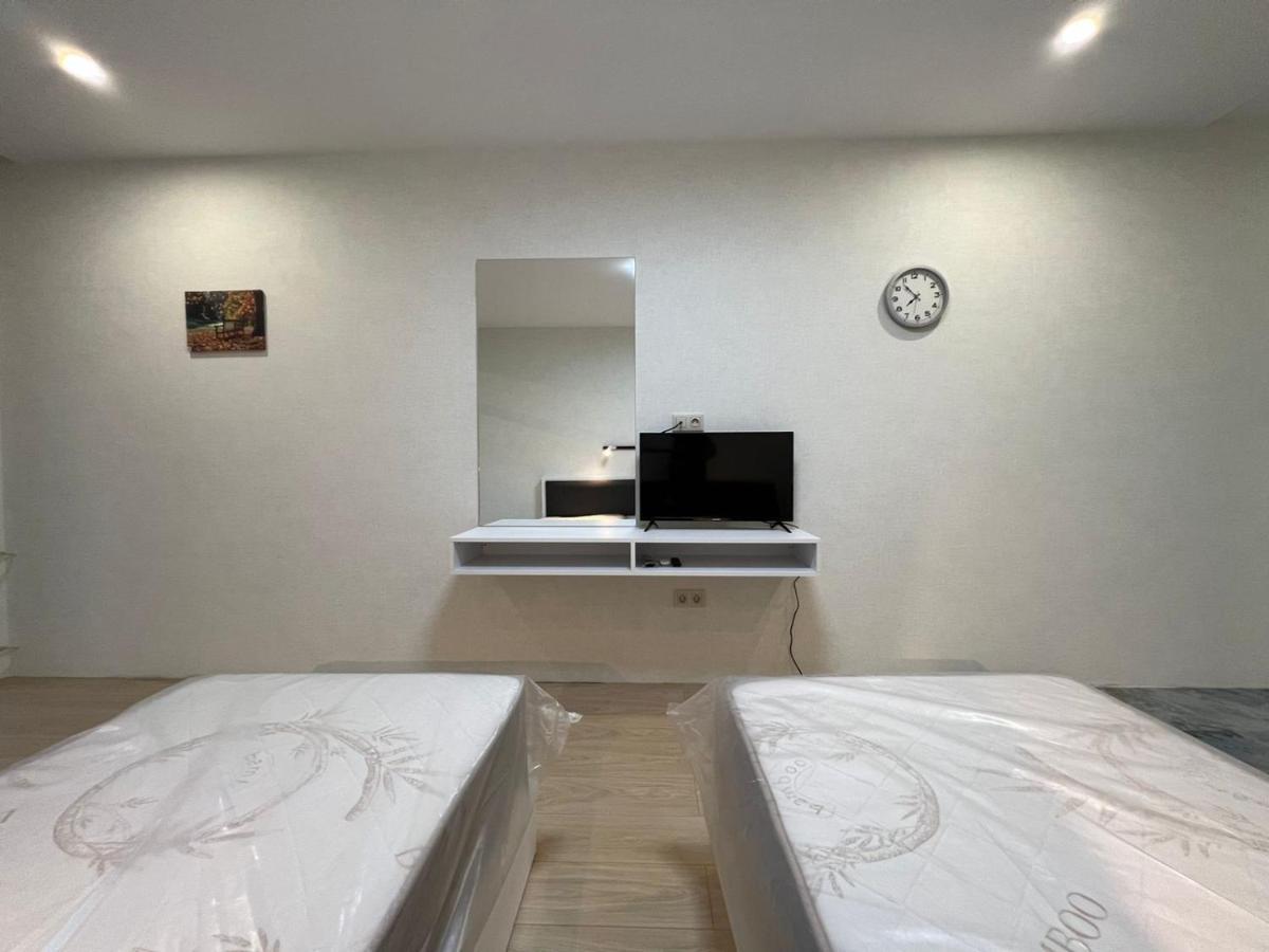 Batumi Hotel R&M Екстериор снимка