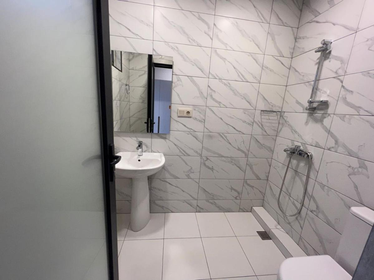 Batumi Hotel R&M Екстериор снимка