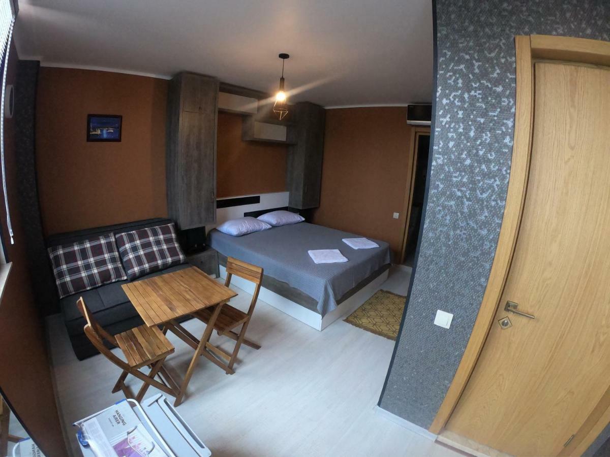 Batumi Hotel R&M Екстериор снимка