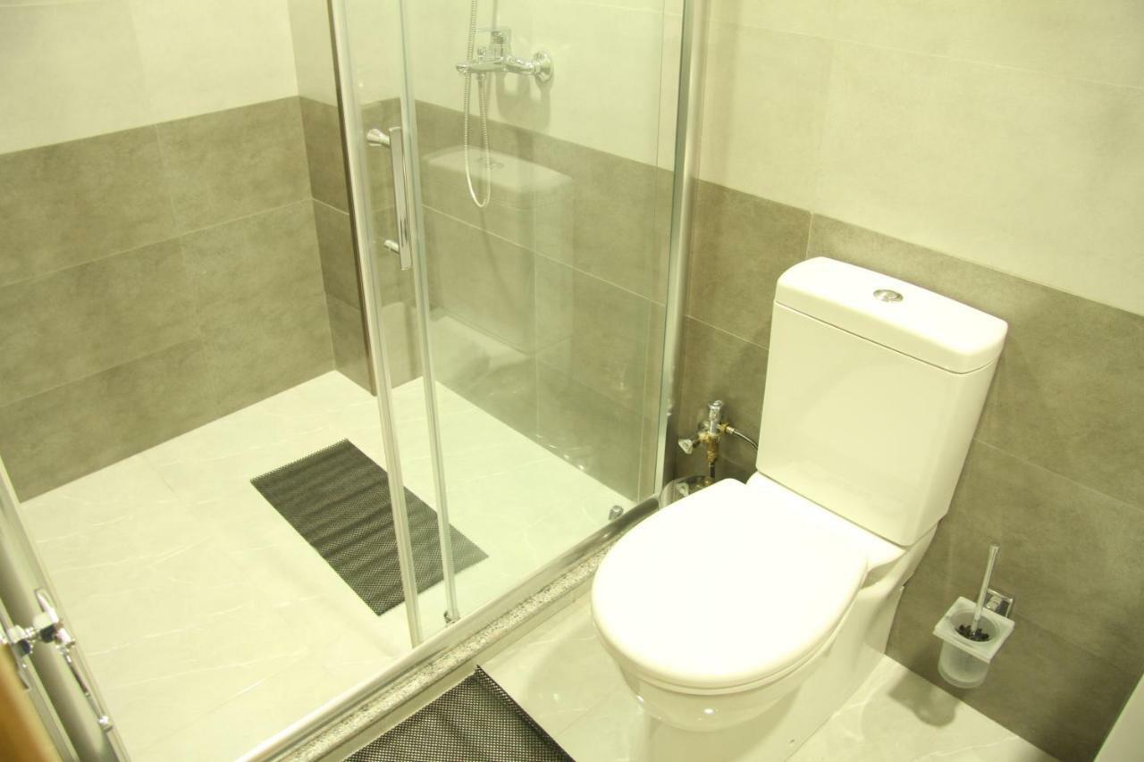 Batumi Hotel R&M Екстериор снимка
