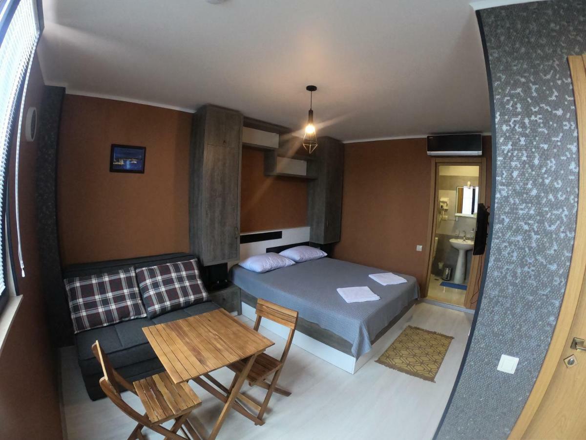 Batumi Hotel R&M Екстериор снимка