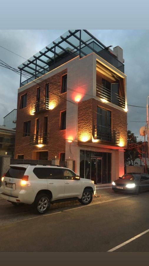 Batumi Hotel R&M Екстериор снимка
