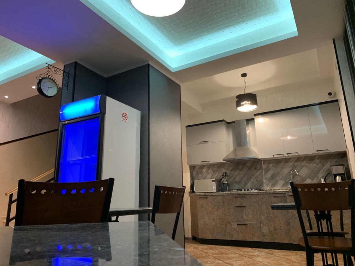 Batumi Hotel R&M Екстериор снимка