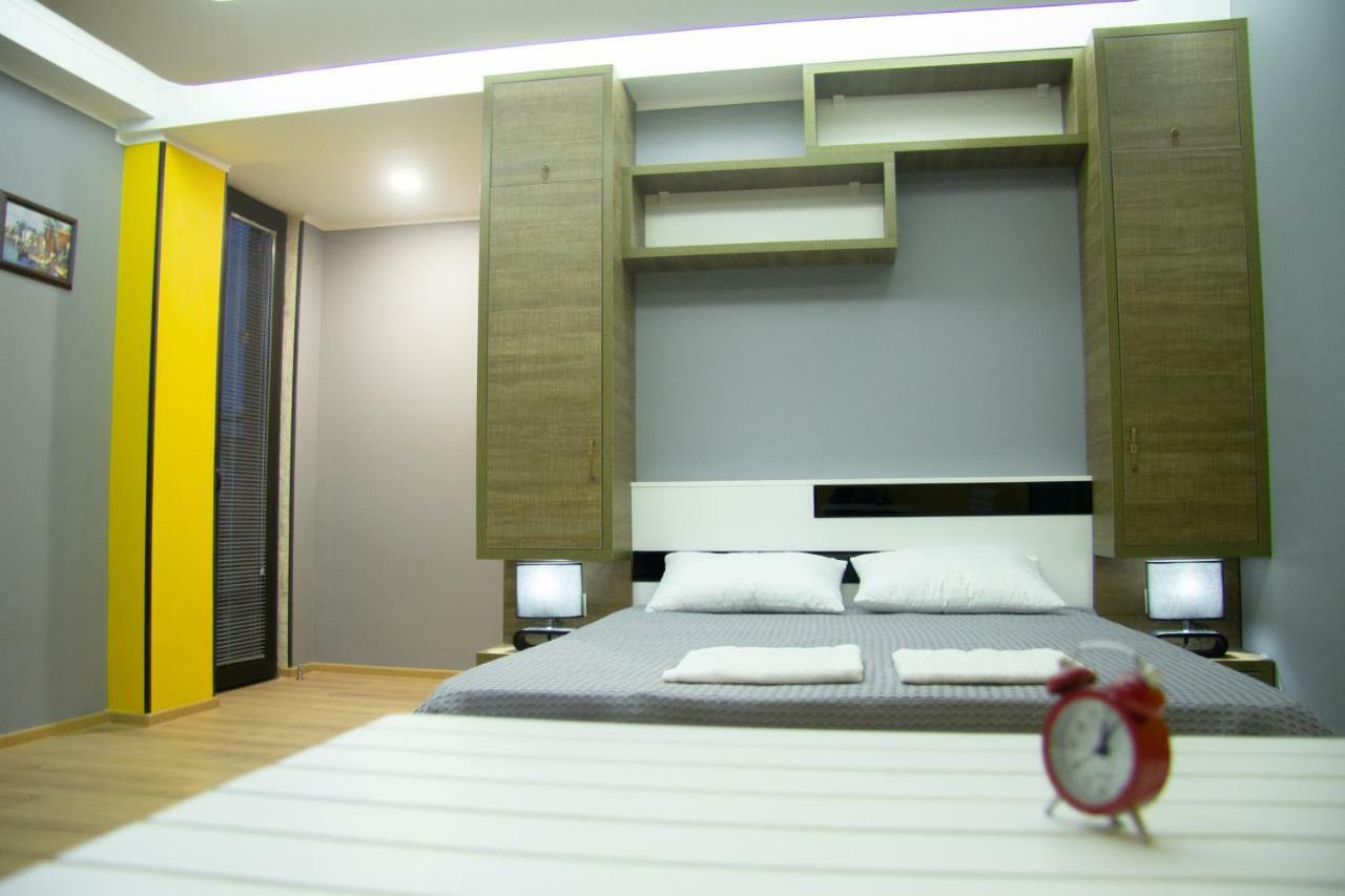 Batumi Hotel R&M Екстериор снимка