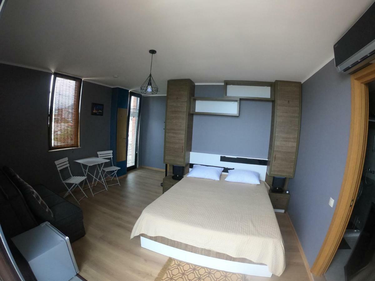Batumi Hotel R&M Екстериор снимка