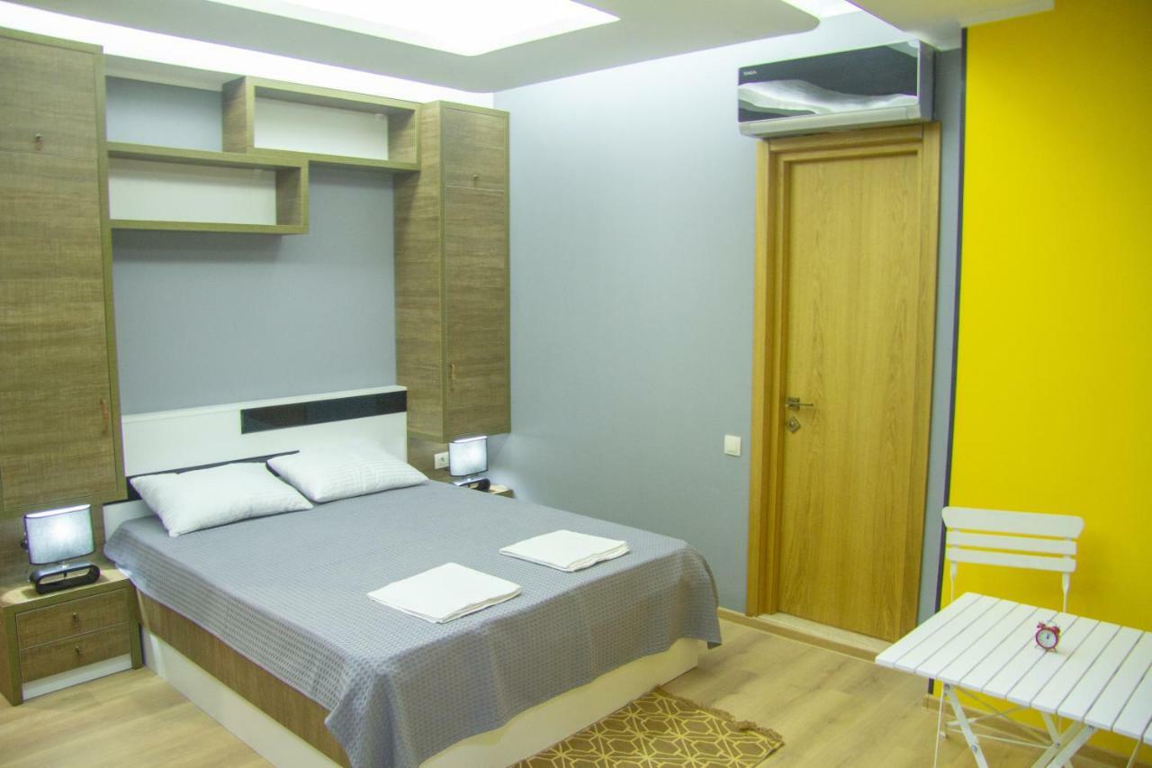 Batumi Hotel R&M Екстериор снимка