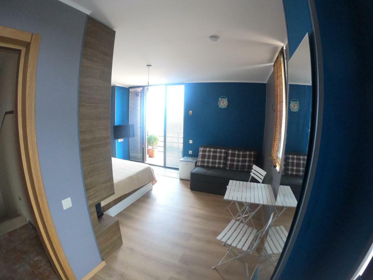 Batumi Hotel R&M Екстериор снимка