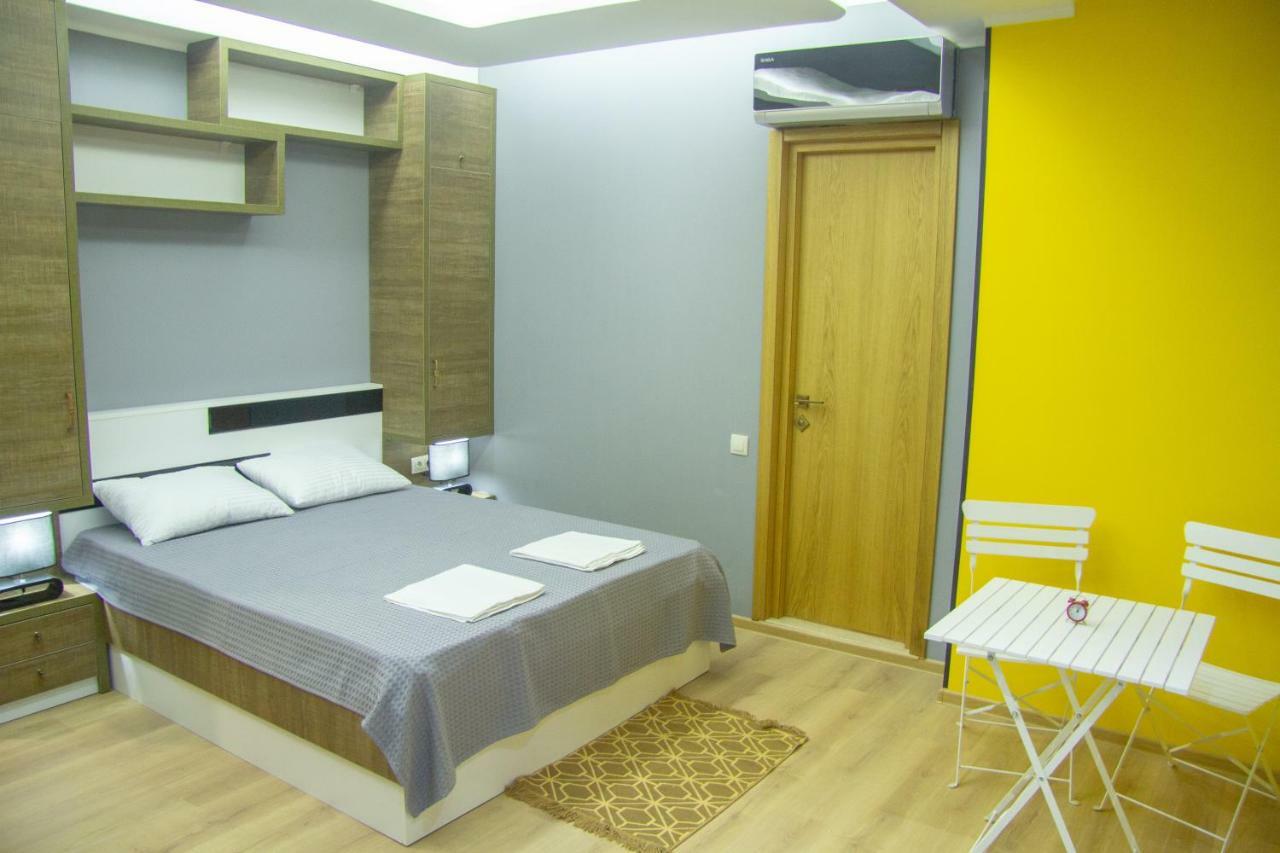 Batumi Hotel R&M Екстериор снимка