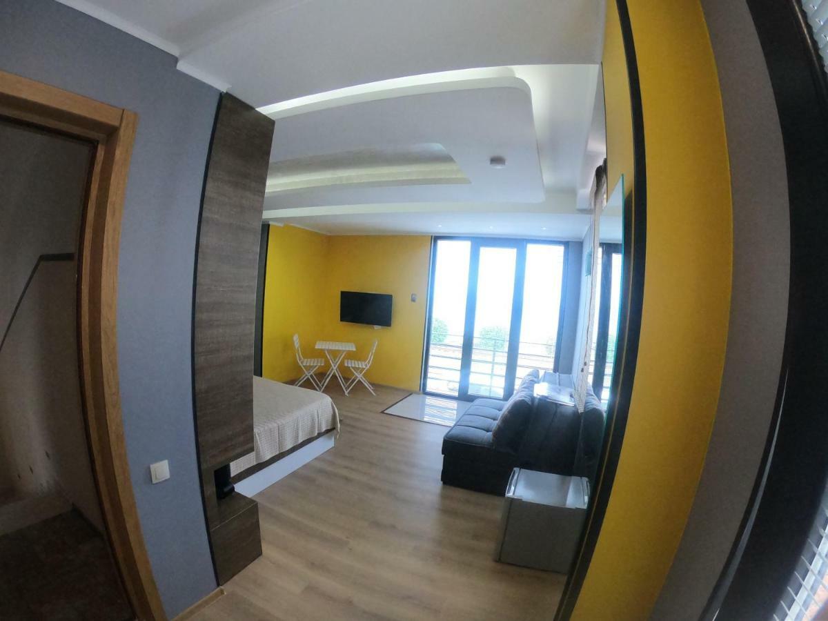 Batumi Hotel R&M Екстериор снимка