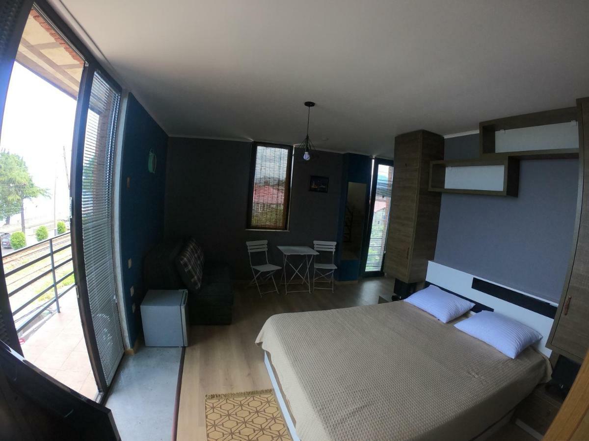 Batumi Hotel R&M Екстериор снимка