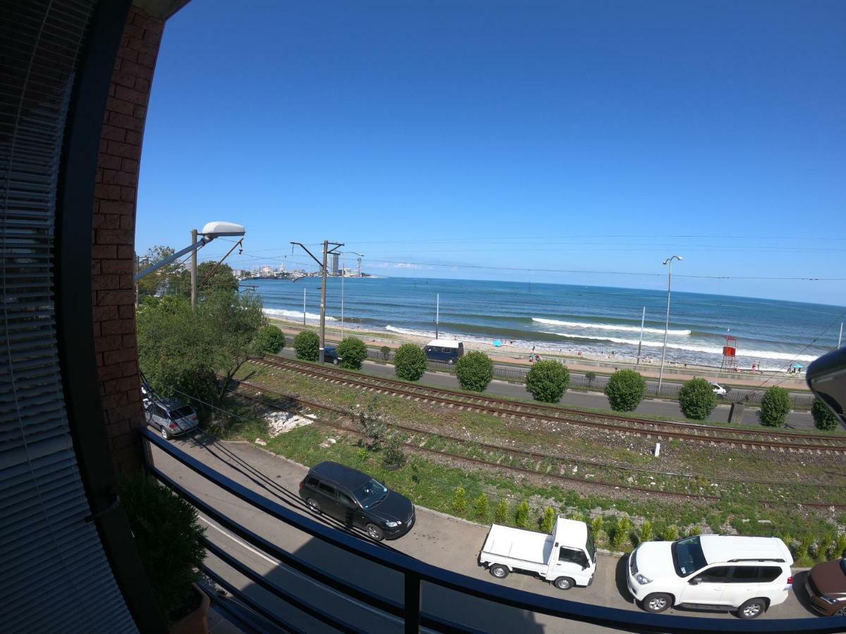 Batumi Hotel R&M Екстериор снимка